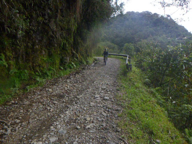 Ciclistas en la Death Road